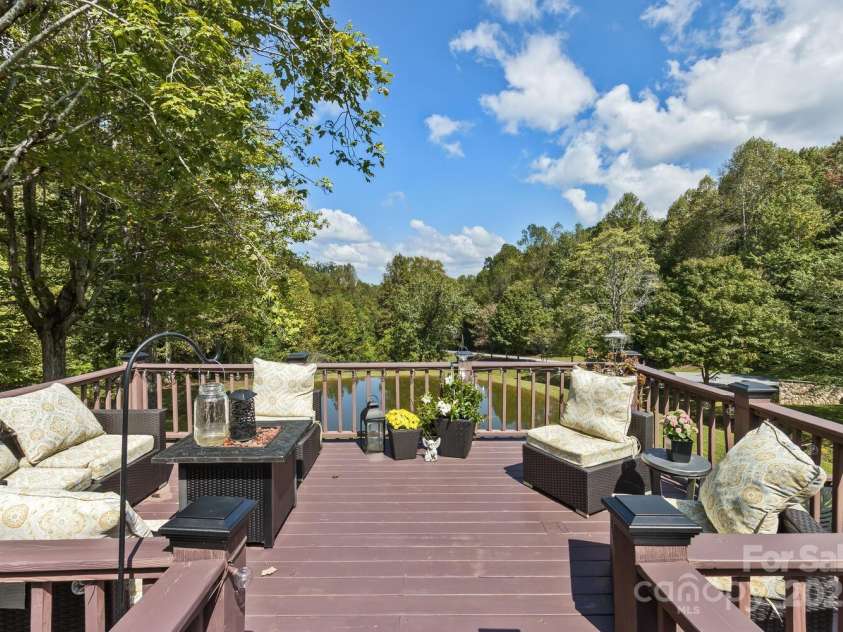 25 View Ridge Parkway, Leicester, NC 28748.  MLS# CAR4288703, YatesRealty ID 38. 