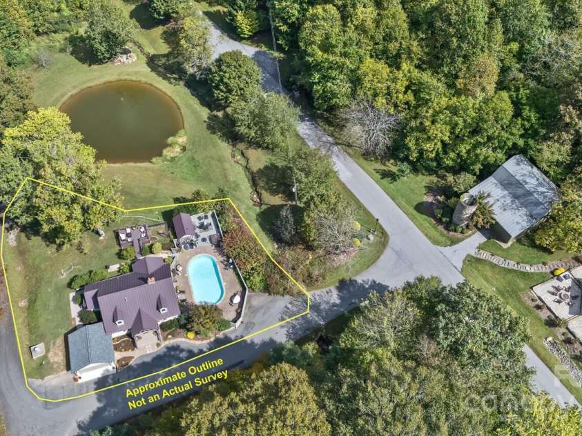 25 View Ridge Parkway, Leicester, NC 28748.  MLS# CAR4288703, YatesRealty ID 38. 