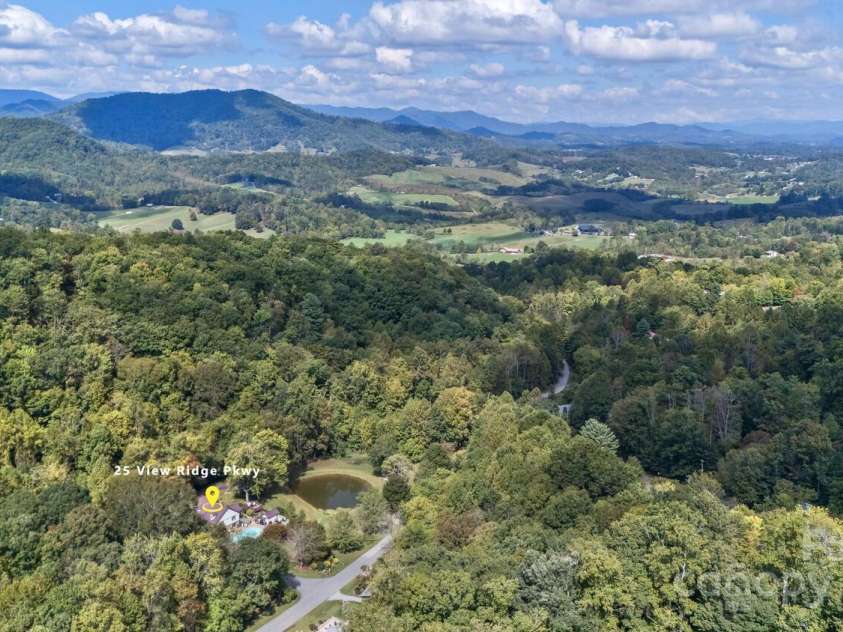 25 View Ridge Parkway, Leicester, NC 28748.  MLS# CAR4288703, YatesRealty ID 38. 