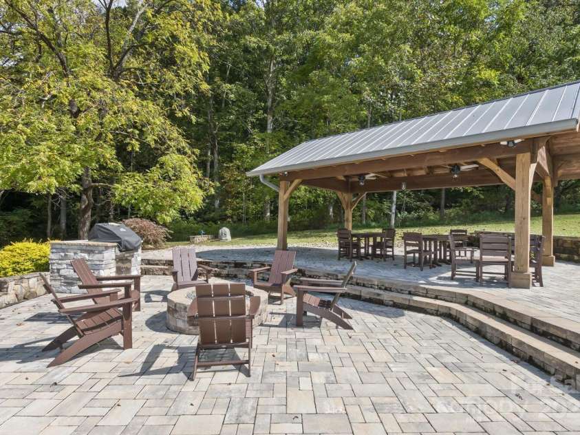 25 View Ridge Parkway, Leicester, NC 28748.  MLS# CAR4288703, YatesRealty ID 38. 