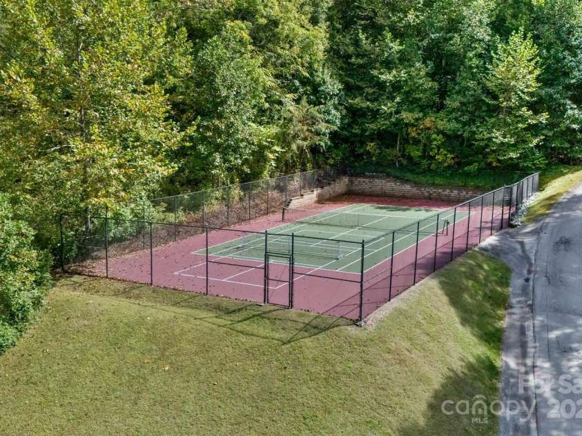 25 View Ridge Parkway, Leicester, NC 28748.  MLS# CAR4288703, YatesRealty ID 38. 