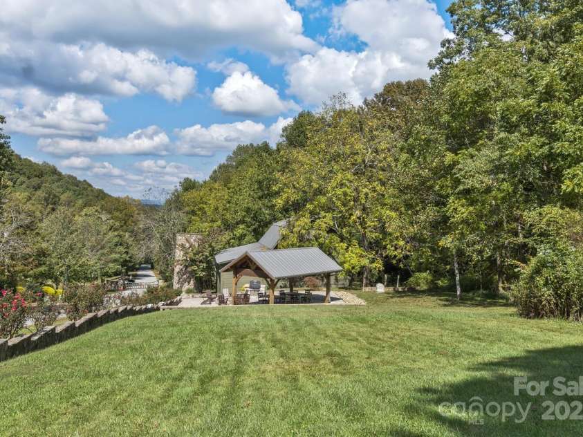 25 View Ridge Parkway, Leicester, NC 28748.  MLS# CAR4288703, YatesRealty ID 38. 