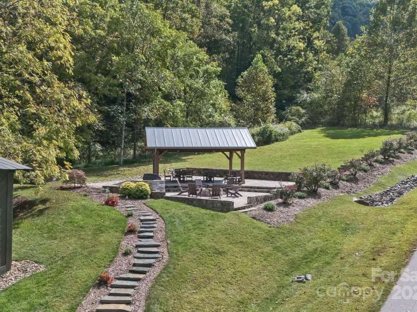 25 View Ridge Parkway, Leicester, NC 28748.  MLS# CAR4288703, YatesRealty ID 38. 