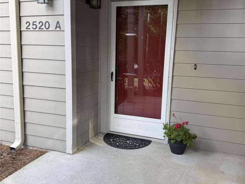 2520 Stradbrook Drive, Charlotte, NC 28210.  MLS# CAR4323264, YatesRealty ID 380. 