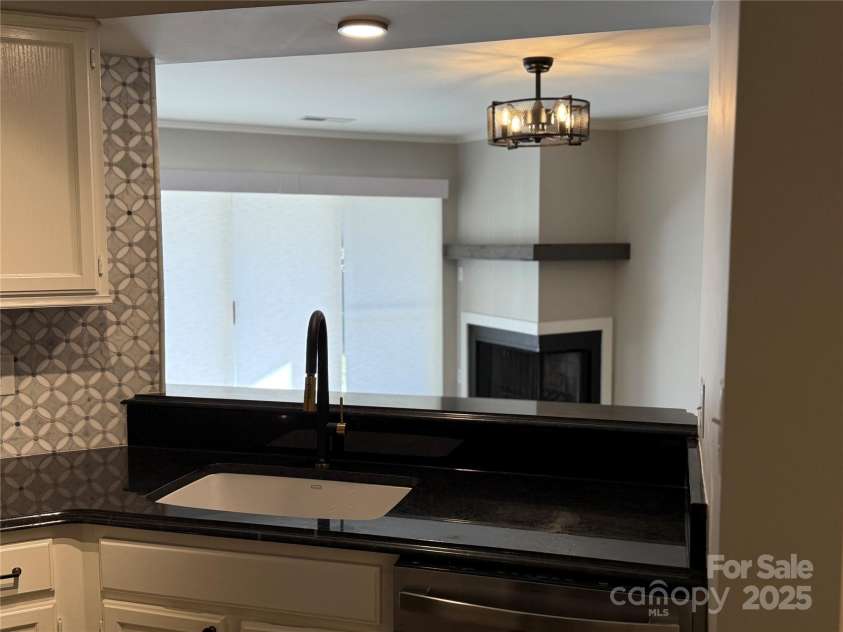 2520 Stradbrook Drive, Charlotte, NC 28210.  MLS# CAR4323264, YatesRealty ID 380. 