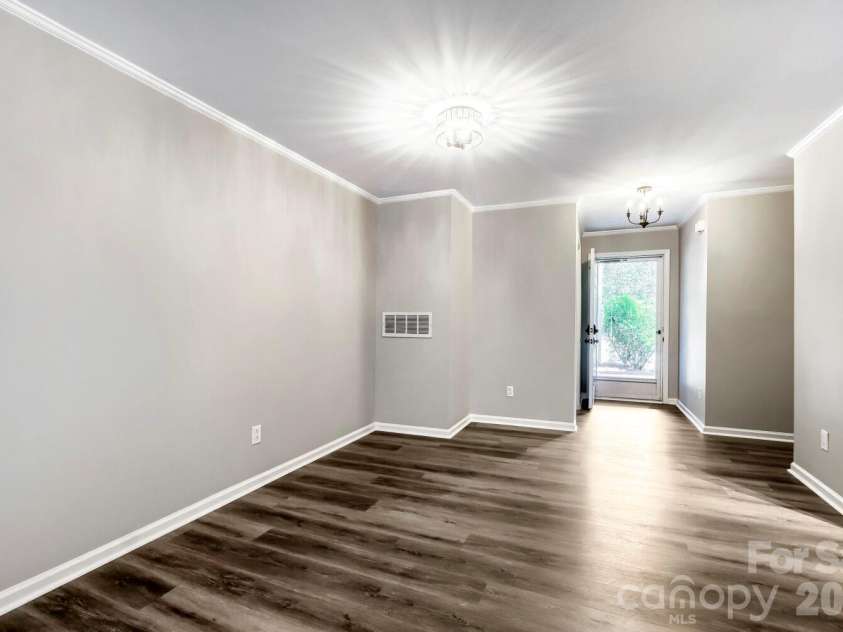 2520 Stradbrook Drive, Charlotte, NC 28210.  MLS# CAR4396722, YatesRealty ID 380. Primary Suite