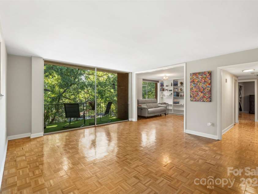 1300 Queens Road, Charlotte, NC 28207.  MLS# CAR4300258, YatesRealty ID 3800. 