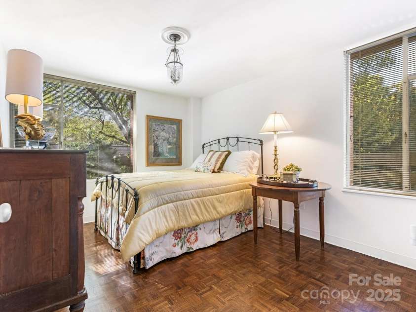 1300 Queens Road, Charlotte, NC 28207.  MLS# CAR4314374, YatesRealty ID 3800. 3rd Bedroom