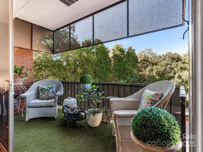 1300 Queens Road, Charlotte, NC 28207.  MLS# CAR4314374, YatesRealty ID 3800. Outdoor Terrace