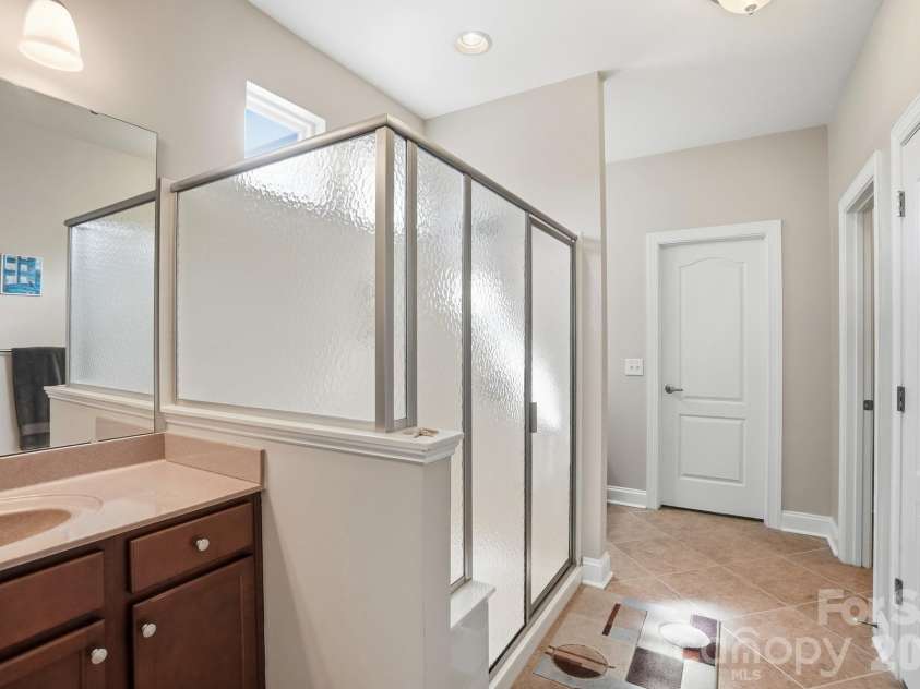 150 Black Mountain Drive, Fort Mill, SC 29708.  MLS# CAR4356457, YatesRealty ID 3800. Primary Bath