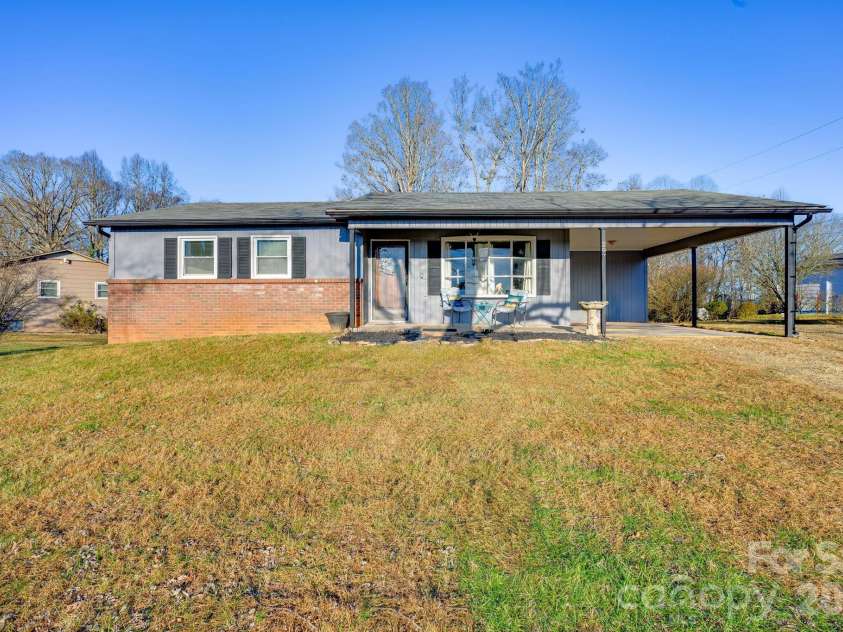 297 Amelia Drive, Marion, NC 28752.  MLS# CAR4327844, YatesRealty ID 3800. 