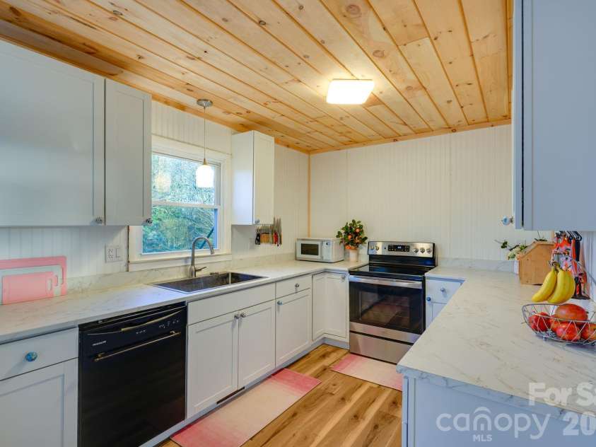 297 Amelia Drive, Marion, NC 28752.  MLS# CAR4327844, YatesRealty ID 3800. 