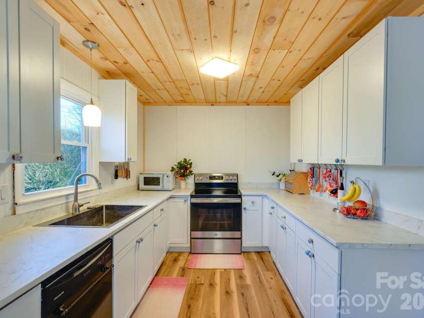 297 Amelia Drive, Marion, NC 28752.  MLS# CAR4327844, YatesRealty ID 3800. 