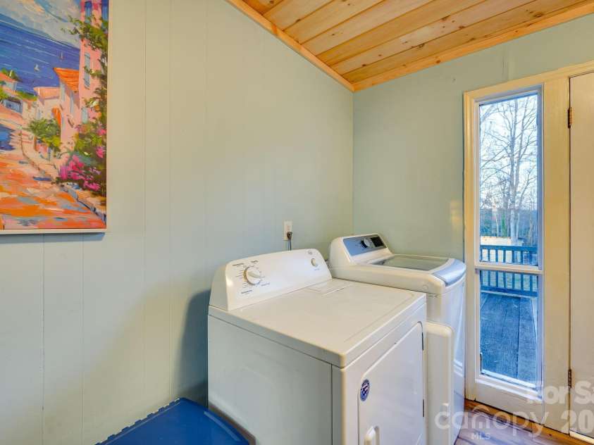 297 Amelia Drive, Marion, NC 28752.  MLS# CAR4327844, YatesRealty ID 3800. 