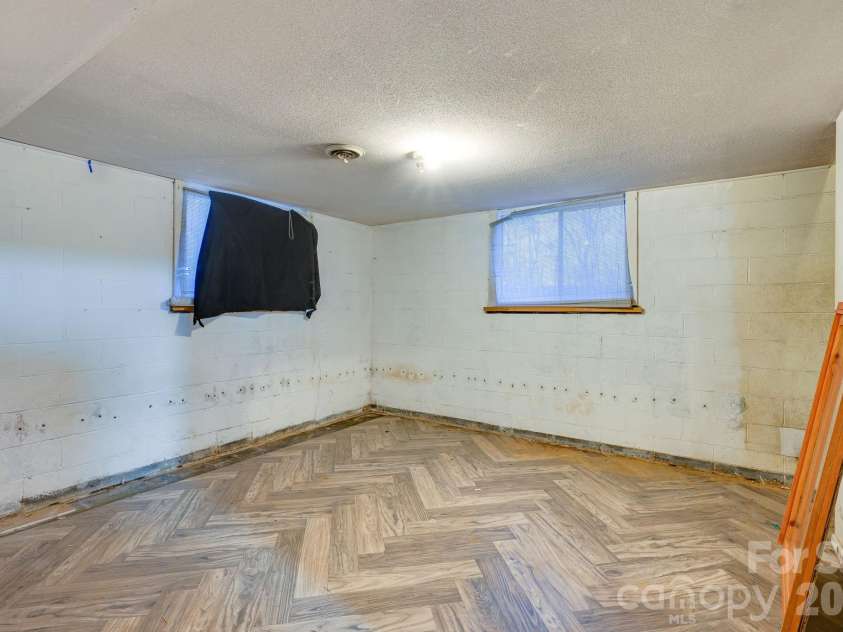 297 Amelia Drive, Marion, NC 28752.  MLS# CAR4327844, YatesRealty ID 3800. 