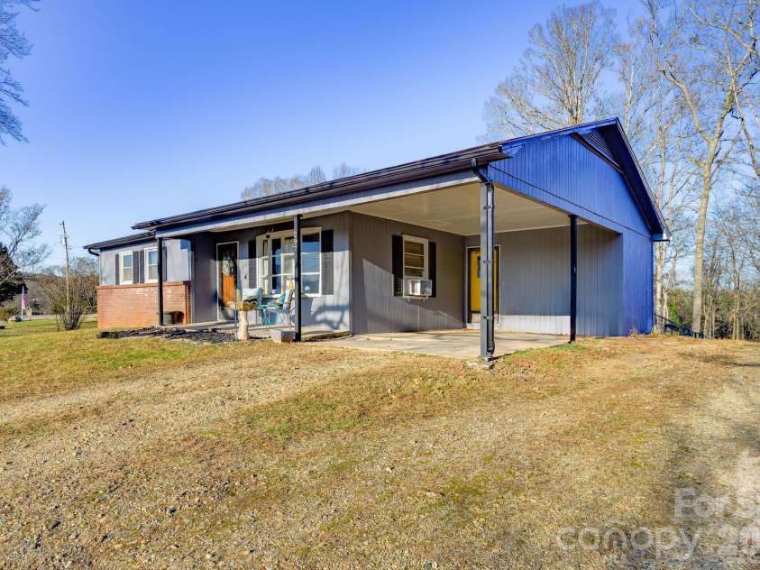 297 Amelia Drive, Marion, NC 28752.  MLS# CAR4327844, YatesRealty ID 3800. 