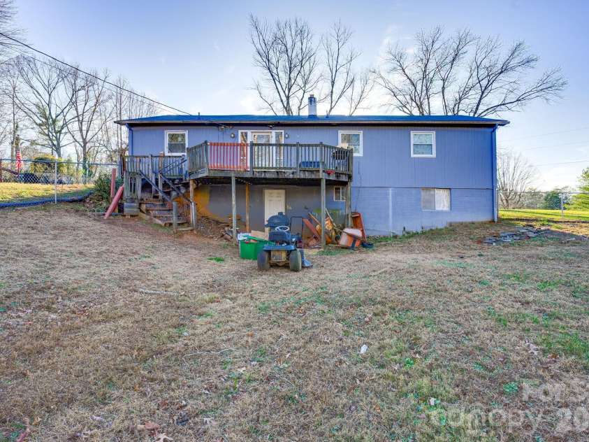 297 Amelia Drive, Marion, NC 28752.  MLS# CAR4327844, YatesRealty ID 3800. 