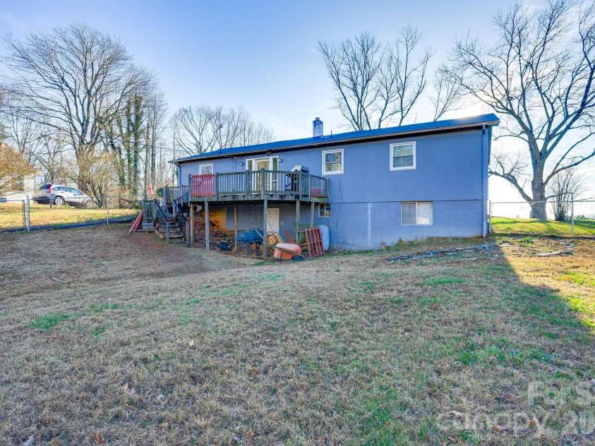 297 Amelia Drive, Marion, NC 28752.  MLS# CAR4327844, YatesRealty ID 3800. 