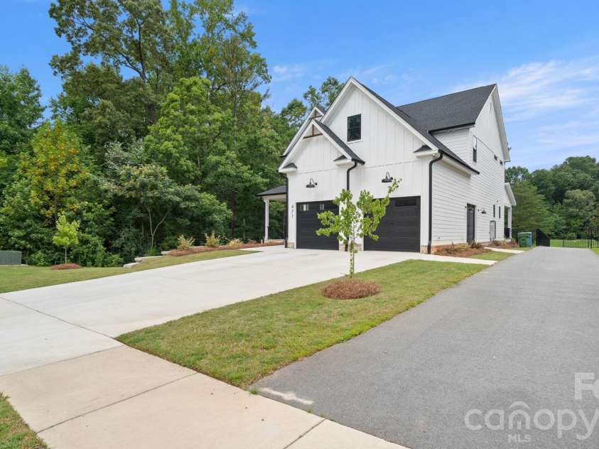 471 Kimbrell Crossing Drive, Fort Mill, SC 29715.  MLS# CAR4403359, YatesRealty ID 38000. 