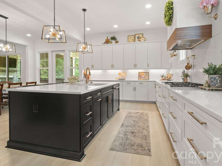 471 Kimbrell Crossing Drive, Fort Mill, SC 29715.  MLS# CAR4403359, YatesRealty ID 38000. 