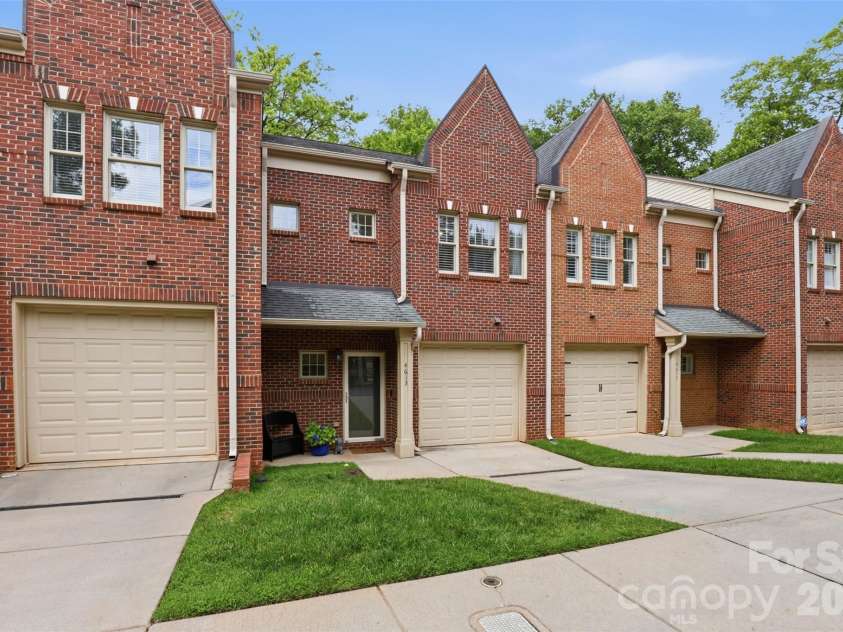 4613 Dabney Vigor Drive, Charlotte, NC 28209.  MLS# CAR4386570, YatesRealty ID 38001. 