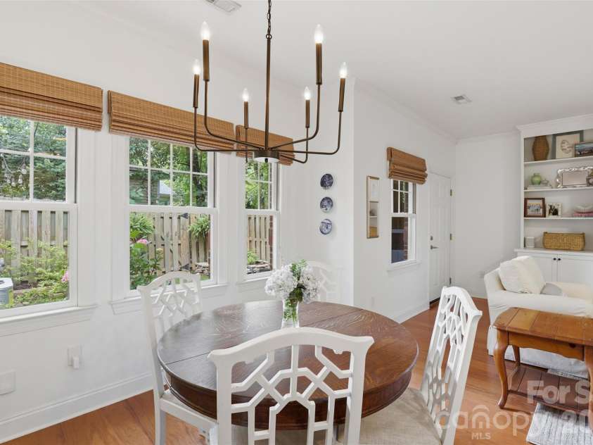 4613 Dabney Vigor Drive, Charlotte, NC 28209.  MLS# CAR4386570, YatesRealty ID 38001. 
