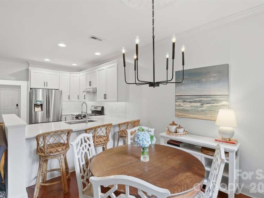 4613 Dabney Vigor Drive, Charlotte, NC 28209.  MLS# CAR4386570, YatesRealty ID 38001. 