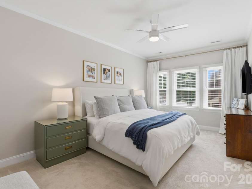 4613 Dabney Vigor Drive, Charlotte, NC 28209.  MLS# CAR4386570, YatesRealty ID 38001. 