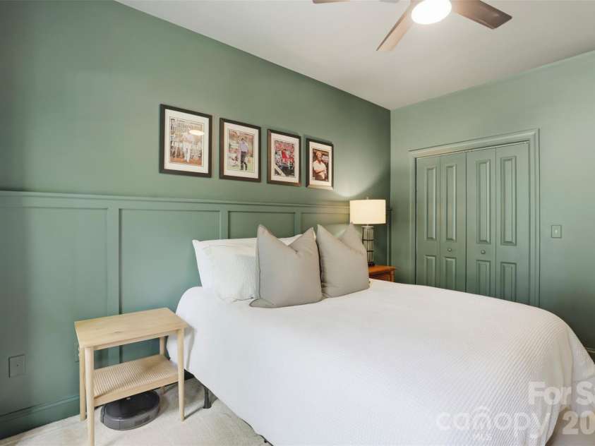 4613 Dabney Vigor Drive, Charlotte, NC 28209.  MLS# CAR4386570, YatesRealty ID 38001. 