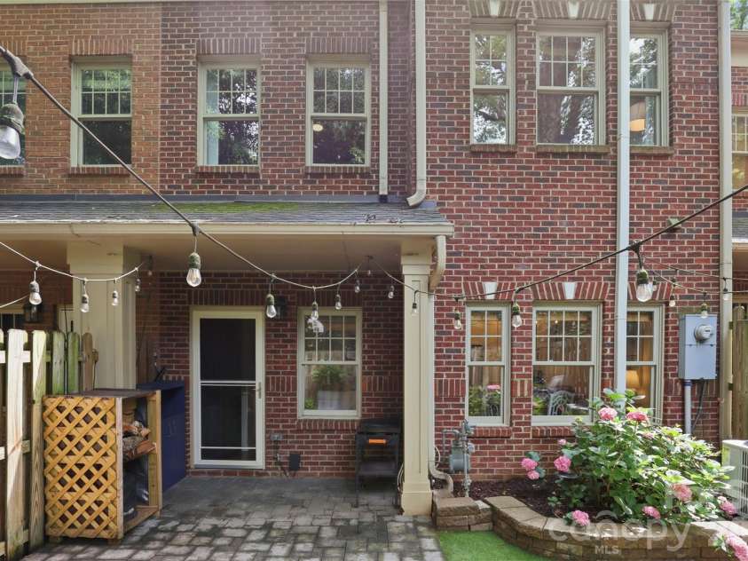 4613 Dabney Vigor Drive, Charlotte, NC 28209.  MLS# CAR4386570, YatesRealty ID 38001. 