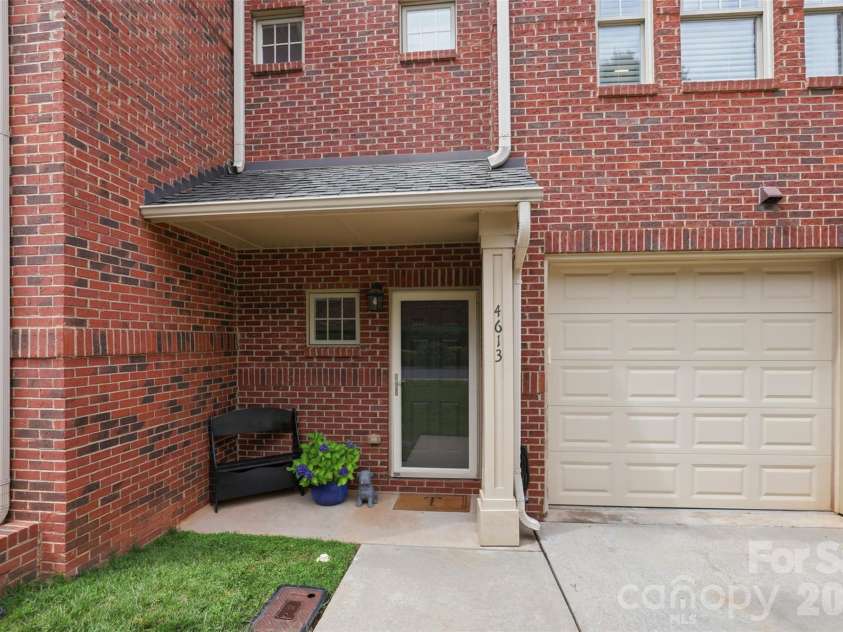 4613 Dabney Vigor Drive, Charlotte, NC 28209.  MLS# CAR4386570, YatesRealty ID 38001. 