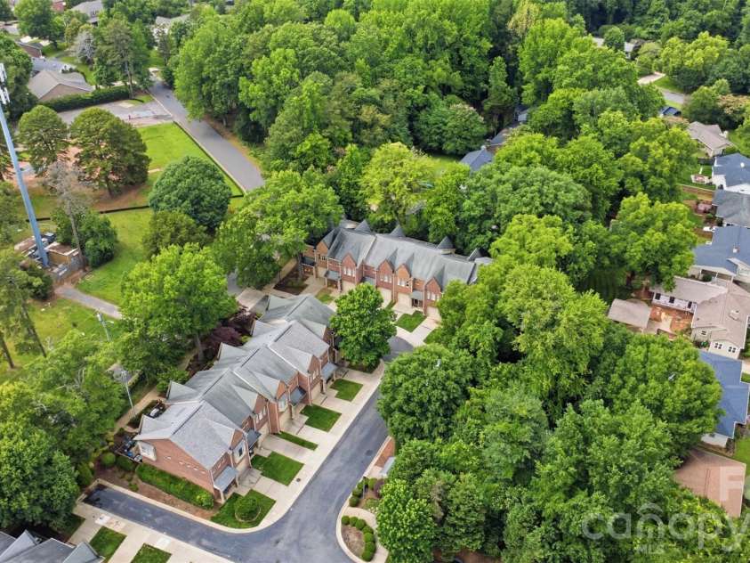 4613 Dabney Vigor Drive, Charlotte, NC 28209.  MLS# CAR4386570, YatesRealty ID 38001. 