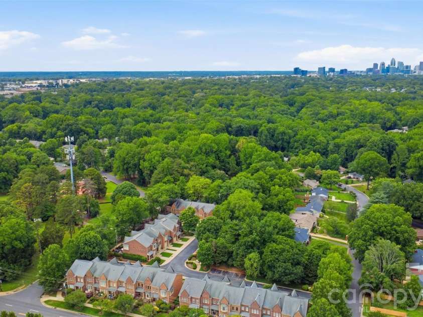 4613 Dabney Vigor Drive, Charlotte, NC 28209.  MLS# CAR4386570, YatesRealty ID 38001. 