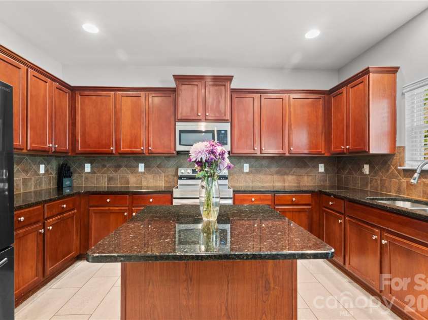 6600 Hermsley Road, Charlotte, NC 28278.  MLS# CAR4404329, YatesRealty ID 38004. 