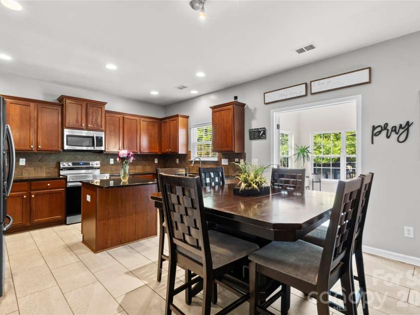 6600 Hermsley Road, Charlotte, NC 28278.  MLS# CAR4404329, YatesRealty ID 38004. 