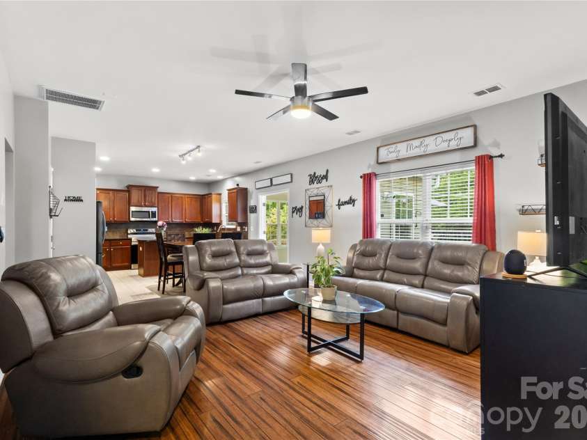 6600 Hermsley Road, Charlotte, NC 28278.  MLS# CAR4404329, YatesRealty ID 38004. 