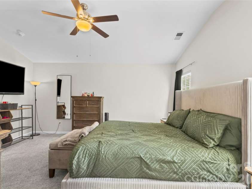 6600 Hermsley Road, Charlotte, NC 28278.  MLS# CAR4404329, YatesRealty ID 38004. 