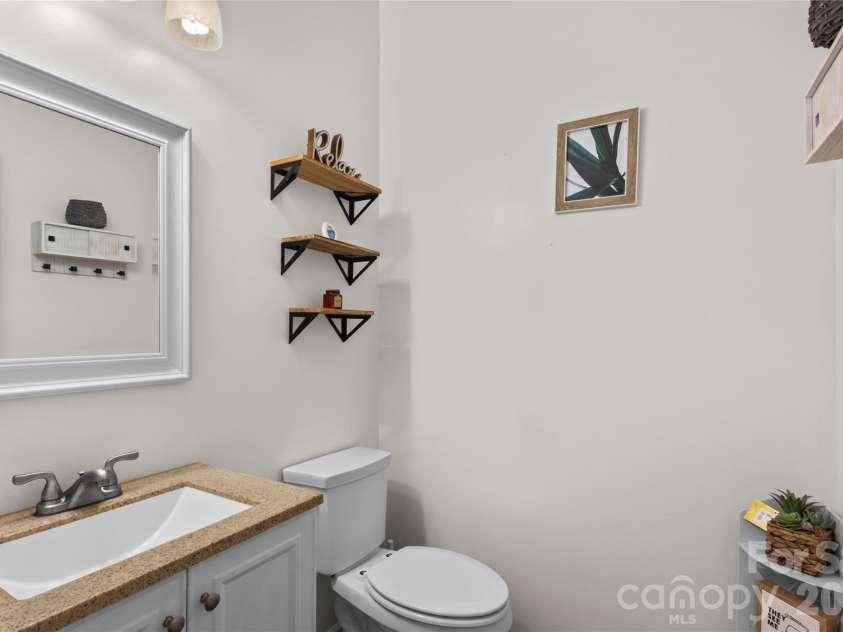 6600 Hermsley Road, Charlotte, NC 28278.  MLS# CAR4404329, YatesRealty ID 38004. 