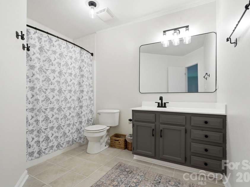 7112 Walterboro Road, Charlotte, NC 28227.  MLS# CAR4403762, YatesRealty ID 38005. Primary Bathroom