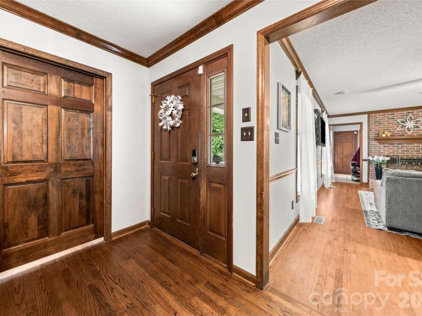 110 Jason Drive, Kings Mountain, NC 28086.  MLS# CAR4403238, YatesRealty ID 38011. 