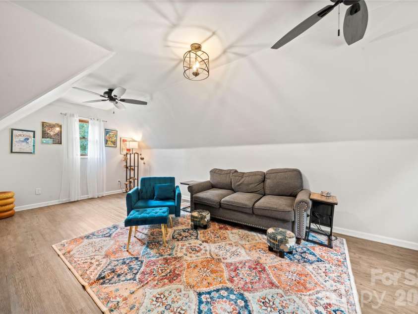 110 Jason Drive, Kings Mountain, NC 28086.  MLS# CAR4403238, YatesRealty ID 38011. Flex Space