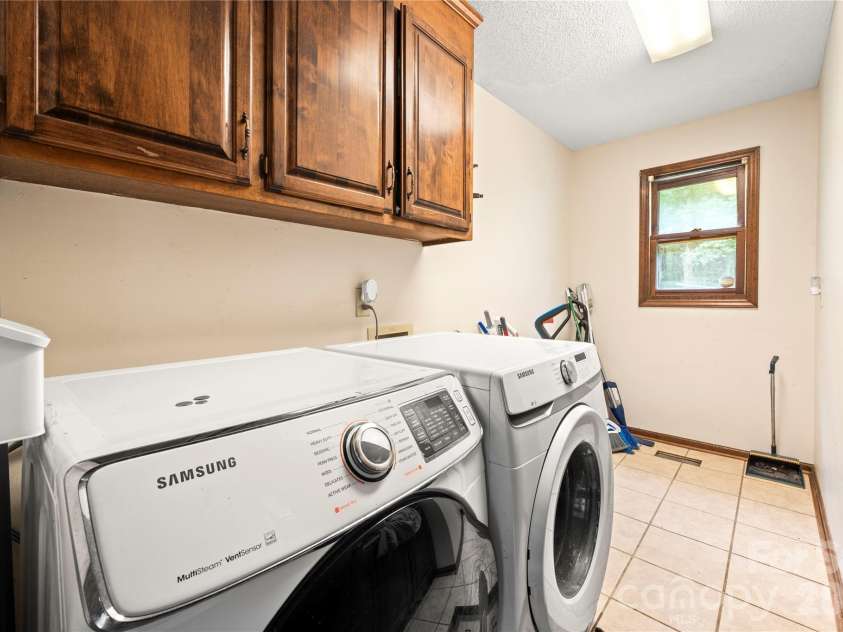 110 Jason Drive, Kings Mountain, NC 28086.  MLS# CAR4403238, YatesRealty ID 38011. Laundry Room
