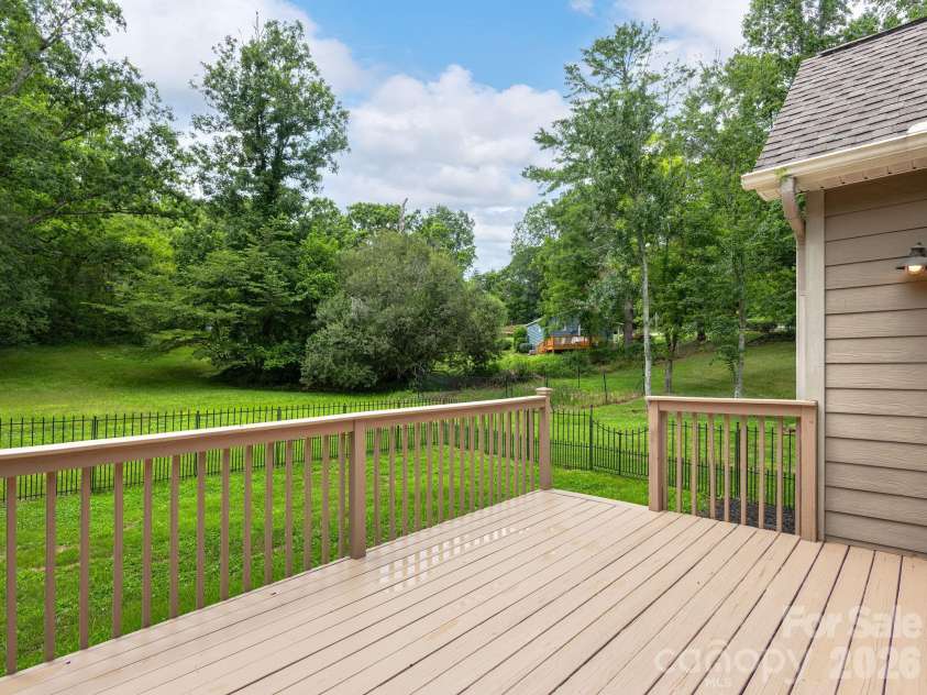 509 Shamrock Drive, Asheville, NC 28803.  MLS# CAR4402725, YatesRealty ID 38014. Deck and fenced back yard