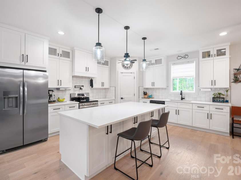 208 Morris Farm Road, Stanley, NC 28164.  MLS# CAR4404271, YatesRealty ID 38016. 