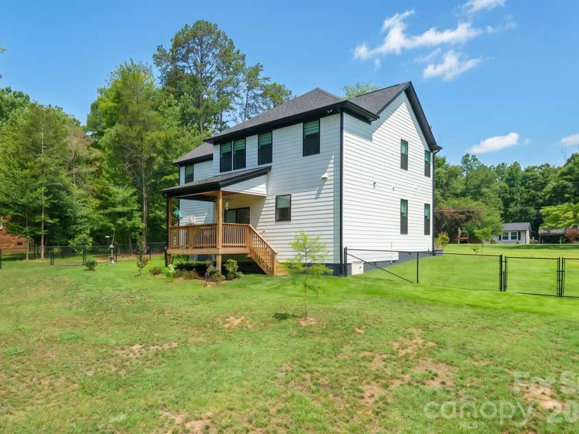 208 Morris Farm Road, Stanley, NC 28164.  MLS# CAR4404271, YatesRealty ID 38016. 