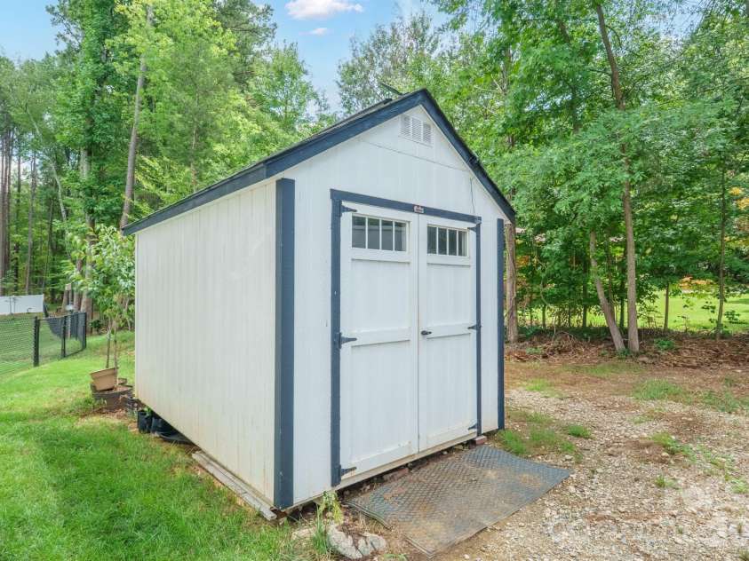 208 Morris Farm Road, Stanley, NC 28164.  MLS# CAR4404271, YatesRealty ID 38016. 