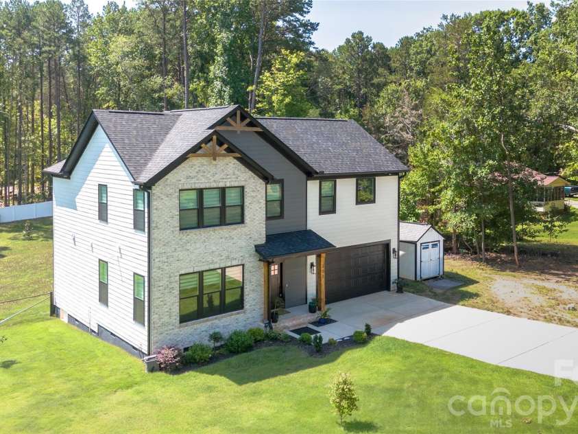 208 Morris Farm Road, Stanley, NC 28164.  MLS# CAR4404271, YatesRealty ID 38016. 