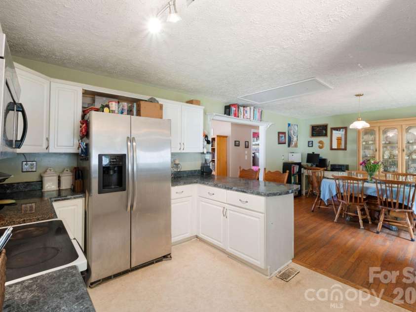 203 Kenwood Drive, Shelby, NC 28150.  MLS# CAR4396962, YatesRealty ID 38017. 
