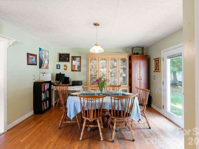 203 Kenwood Drive, Shelby, NC 28150.  MLS# CAR4396962, YatesRealty ID 38017. 