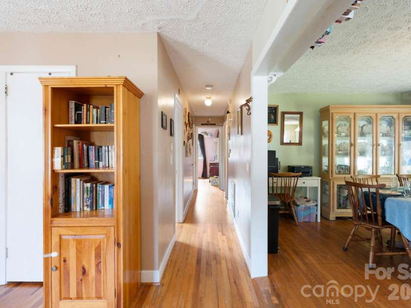 203 Kenwood Drive, Shelby, NC 28150.  MLS# CAR4396962, YatesRealty ID 38017. 